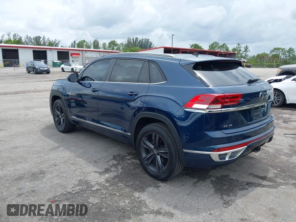 2021 Volkswagen Atlas SE with VIN 1V2PE2CA7MC201509, listed as a IAAI auction lot 42657943 with 71,197 mi miles and . Bid and sale history available at DreamBid. Image 3.