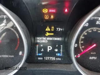 2015 Mitsubishi Outlander ES z VIN 4A4AR3AU0FE007080, wystawiony jako IAAI lot #42053568 z przebiegiem 127 756 mil mil oraz . Historia ofert i sprzedaży dostępna na DreamBid. Obrazek 12.