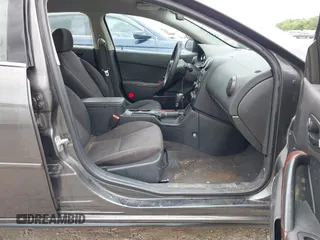 2006 Pontiac G6 1SV z VIN 1G2ZF55B064173939, wystawiony jako IAAI lot #42371852 z przebiegiem 184 690 mil mil oraz . Historia ofert i sprzedaży dostępna na DreamBid. Obrazek 5.