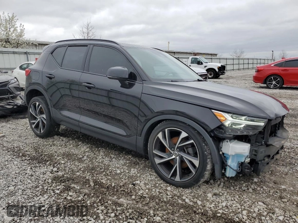 2021 Volvo XC40 R-Design with VIN YV4162UM0M2424488, listed as a Copart auction lot 51258465 with 39,270 mi miles and Salvage Title. Bid and sale history available at carsss.com. Image 4.