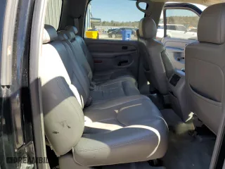 2005 Chevrolet Suburban LT with VIN 1GNFK16Z05J102150, listed as a Copart auction lot 46574355 with 268,251 mi miles and Salvage Title. Bid and sale history available at carsss.com. Image 11.