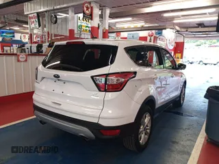 2017 Ford Escape SE z VIN 1FMCU0GD2HUD67783, wystawiony jako IAAI lot #42575794 z przebiegiem 98 188 mil mil oraz . Historia ofert i sprzedaży dostępna na DreamBid. Obrazek 15.