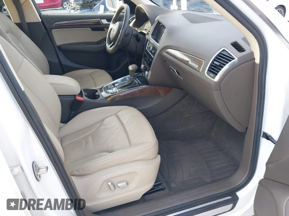 2015 Audi Q5 Premium Plus z VIN WA1DGAFPXFA054099, wystawiony jako IAAI lot #42192489 z przebiegiem 106 560 mil mil oraz . Historia ofert i sprzedaży dostępna na DreamBid. Obrazek 5.