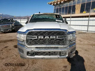2019 Ram 2500 Tradesman z VIN 3C6UR5CL2KG656796, wystawiony jako Copart lot #75600323 z przebiegiem Nie podano mil oraz Szkoda całkowita • Salvage title. Historia ofert i sprzedaży dostępna na DreamBid. Obrazek 5.