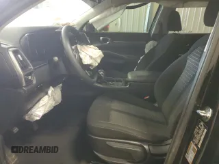 2022 Kia Sorento LX z VIN 5XYRGDLC8NG083601, wystawiony jako Copart lot #42580075 z przebiegiem 28 725 mil mil oraz Szkoda całkowita • Salvage title. Historia ofert i sprzedaży dostępna na DreamBid. Obrazek 7.
