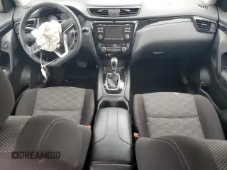 2017 Nissan Rogue SV with VIN JN1BJ1CR6HW112920, listed as a Copart auction lot 61544025 with 73,655 mi miles and Clean title. Bid and sale history available at DreamBid. Image 8.