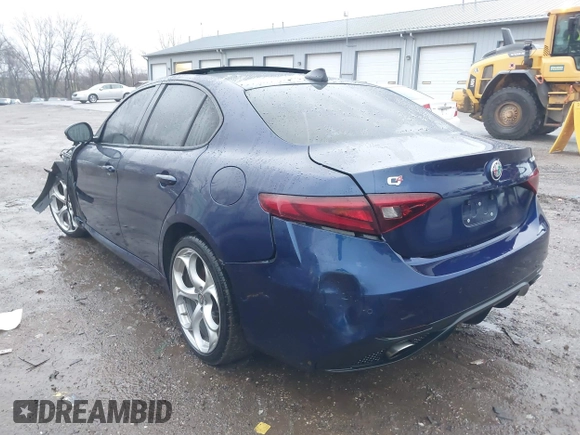 2019 Alfa Romeo Giulia Ti z VIN ZARFANBN8K7601203, wystawiony jako IAAI lot #41206418 z przebiegiem 4 000 mil mil oraz . Historia ofert i sprzedaży dostępna na DreamBid. Obrazek 3.