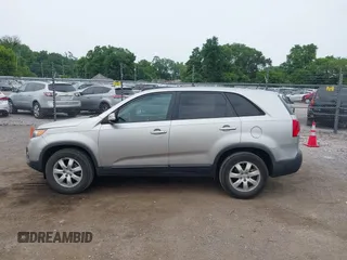 2013 Kia Sorento LX с VIN 5XYKT3A16DG419494, выставлен на аукционе IAAI как лот 42501875 с пробегом 152 100 миль миль и . История ставок и продаж доступна на DreamBid. Изображение 15.