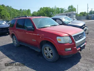 2007 Ford Explorer XLT z VIN 1FMEU73847UB60904, wystawiony jako IAAI lot #42523352 z przebiegiem 269 919 mil mil oraz . Historia ofert i sprzedaży dostępna na DreamBid. Obrazek 1.