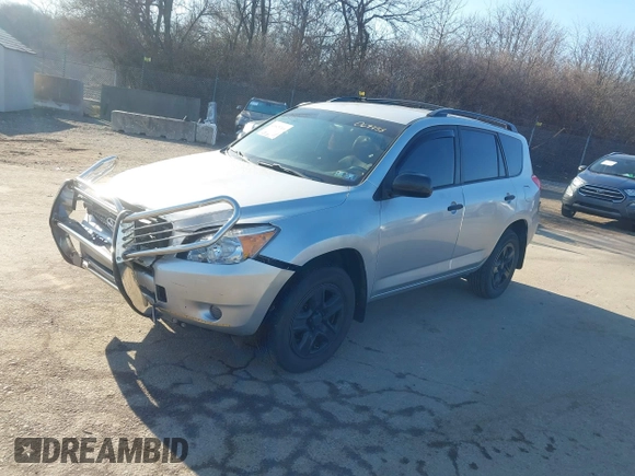 2008 Toyota RAV4 with VIN JTMBD33V386069733, listed as a IAAI auction lot 41623316 with 111,900 mi miles. Bid and sale history available at carsss.com. Image 2.
