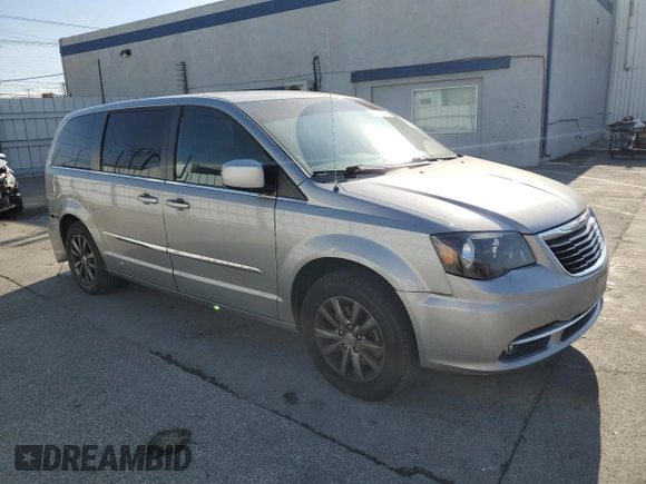 2015 Chrysler Town & Country S with VIN 2C4RC1HGXFR711774, listed as a Copart auction lot 44637975 with 137,602 mi miles and Salvage Title. Bid and sale history available at DreamBid. Image 4.
