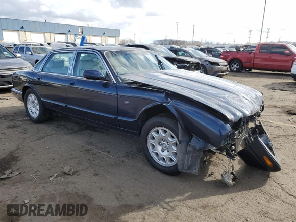 2003 Jaguar XJ 8 z VIN SAJDA14C13LF51313, wystawiony jako Copart lot #42750105 z przebiegiem Nie podano mil oraz Czysty tytuł • Clean title. Historia ofert i sprzedaży dostępna na DreamBid. Obrazek 4.