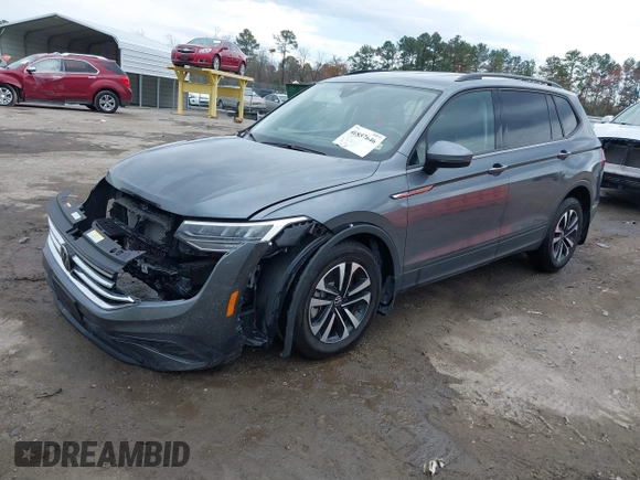 2024 Volkswagen Tiguan S z VIN 3VVRB7AX8RM111008, wystawiony jako IAAI lot #41857646 z przebiegiem 23 099 mil mil oraz . Historia ofert i sprzedaży dostępna na DreamBid. Obrazek 18.