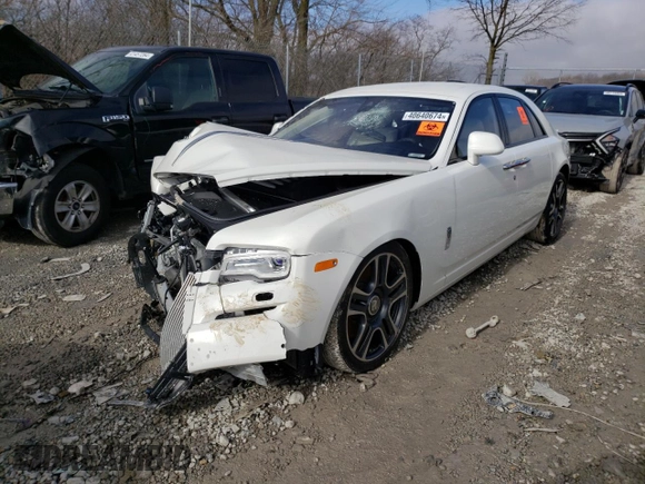 2017 Rolls-Royce Ghost z VIN SCA664S50HUX54312, wystawiony jako Copart lot #40640674 z przebiegiem Nie podano mil oraz Szkody całkowita. Historia ofert i sprzedaży dostępna na DreamBid. Obrazek 1.