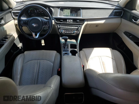2017 Kia Optima EX z VIN KNAGU4LE0H5013862, wystawiony jako Copart lot #56093075 z przebiegiem 129 511 mil mil oraz Czysty tytuł • Clean title. Historia ofert i sprzedaży dostępna na DreamBid. Obrazek 8.