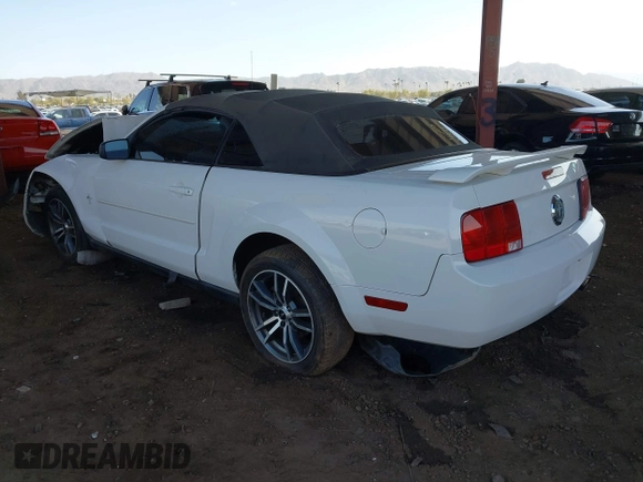2007 Ford Mustang Deluxe with VIN 1ZVFT84N475280618, listed as a IAAI auction lot 41739867 with 194,934 mi miles and . Bid and sale history available at carsss.com. Image 3.