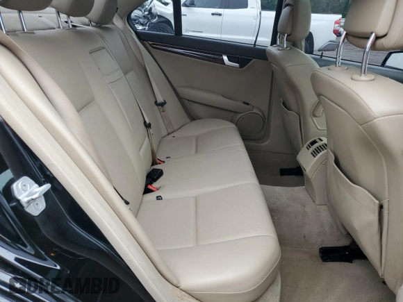 2013 Mercedes-Benz C 300 Sport z VIN WDDGF8AB4DR279598, wystawiony jako Copart lot #56685705 z przebiegiem 103 830 mil mil oraz Szkoda całkowita • Salvage title. Historia ofert i sprzedaży dostępna na DreamBid. Obrazek 10.