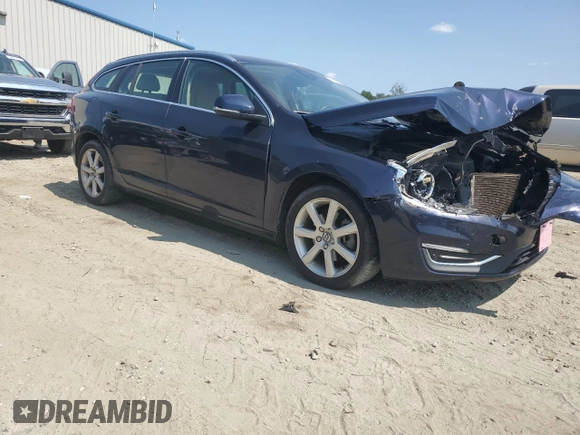 2016 Volvo V60 T5 Drive-E Premier with VIN YV140MEK4G1293306, listed as a Copart auction lot 71007814 with 177,999 mi miles and Salvage Title. Bid and sale history available at carsss.com. Image 4.