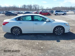 2016 Nissan Altima SR with VIN 1N4AL3AP7GC149531, listed as a IAAI auction lot 41893524 with 48,058 mi miles and . Bid and sale history available at carsss.com. Image 13.