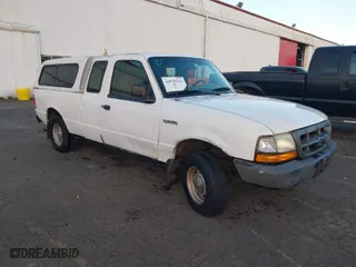 1998 Ford Ranger XL with VIN 1FTYR14C1WPB19694, listed as a IAAI auction lot 41033116 with 200,396 mi miles. Bid and sale history available at carsss.com. Image 1.