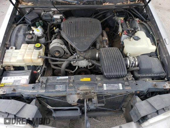 1995 Cadillac Fleetwood z VIN 1G6DW52P7SR707766, wystawiony jako Copart lot #88814915 z przebiegiem 140 958 mil mil oraz Czysty tytuł • Clean title. Historia ofert i sprzedaży dostępna na DreamBid. Obrazek 12.