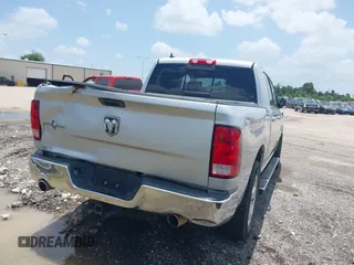 2015 Ram 1500 Outdoorsman z VIN 1C6RR6LT1FS729280, wystawiony jako IAAI lot #42445245 z przebiegiem 175 649 mil mil oraz . Historia ofert i sprzedaży dostępna na DreamBid. Obrazek 4.