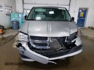 2017 Dodge Grand Caravan SE z VIN 2C4RDGBG7HR822519, wystawiony jako Copart lot #59935725 z przebiegiem 94 050 mil mil oraz Szkoda całkowita • Salvage title. Historia ofert i sprzedaży dostępna na DreamBid. Obrazek 5.