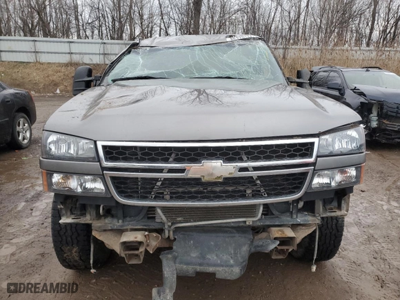 2007 Chevrolet Silverado 2500HD Classic LT3 with VIN 1GCHK23D27F185327, listed as a Copart auction lot 86370134 with 247,664 mi miles and Clean Title. Bid and sale history available at carsss.com. Image 5.