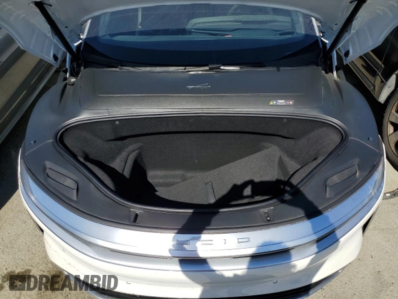 2023 Lucid Air Grand Touring z VIN 50EA1GBA5PA009888, wystawiony jako Copart lot #64742124 z przebiegiem 9311 mil mil oraz Szkody całkowita. Historia ofert i sprzedaży dostępna na DreamBid. Obrazek 11.