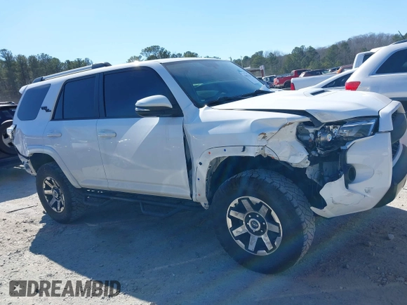 2018 Toyota 4Runner SR5 with VIN JTEBU5JR7J5499547, listed as a IAAI auction lot 41617120 with 97,668 mi miles. Bid and sale history available at carsss.com. Image 13.