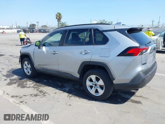 2020 Toyota RAV4 XLE with VIN 2T3W1RFV4LW097198, listed as a IAAI auction lot 42771030 with 33,354 mi miles and . Bid and sale history available at DreamBid. Image 3.