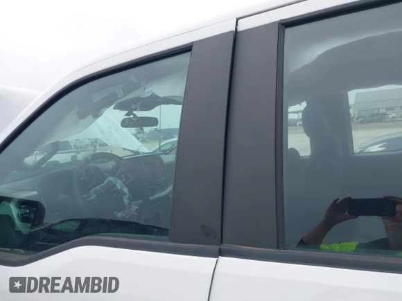 2022 Ford F-150 XL z VIN 1FTEX1CB1NKD70793, wystawiony jako IAAI lot #42189042 z przebiegiem 12 339 mil mil oraz . Historia ofert i sprzedaży dostępna na DreamBid. Obrazek 20.