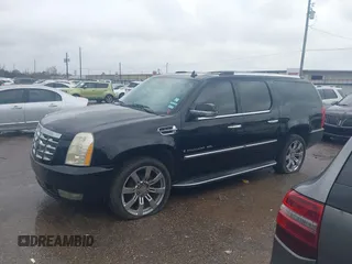 2008 Cadillac Escalade ESV z VIN 1GYFK668X8R271590, wystawiony jako IAAI lot #41562499 z przebiegiem 175 365 mil mil oraz . Historia ofert i sprzedaży dostępna na DreamBid. Obrazek 14.
