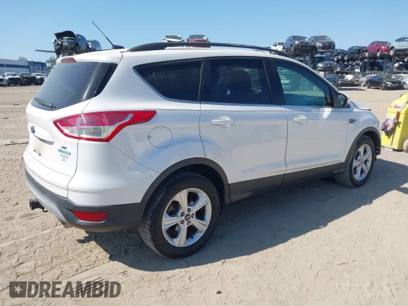 2014 Ford Escape SE with VIN 1FMCU0G94EUA35464, listed as a IAAI auction lot 42046944 with 88,504 mi miles. Bid and sale history available at carsss.com. Image 4.