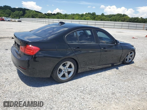 2013 BMW 3 Series 320i xDrive with VIN WBA3C3C54DF981575, listed as a Copart auction lot 65572755 with 130,468 mi miles and Clean title. Bid and sale history available at DreamBid. Image 3.
