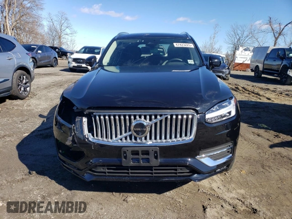 2025 Volvo XC90 Plus with VIN YV4062PE5S1303927, listed as a Copart auction lot 47423225 with 3,241 mi miles and Salvage Title. Bid and sale history available at DreamBid. Image 5.