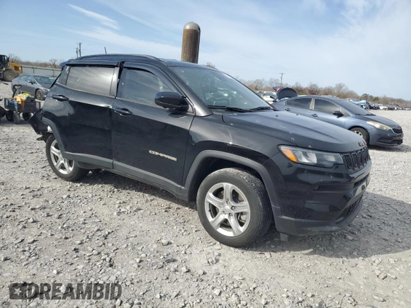2023 Jeep Compass Latitude z VIN 3C4NJDBN4PT544548, wystawiony jako Copart lot #47981135 z przebiegiem 21 335 mil mil oraz Szkoda całkowita • Salvage title. Historia ofert i sprzedaży dostępna na DreamBid. Obrazek 4.