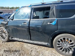 2020 Nissan Armada Platinum z VIN JN8AY2NF7L9360568, wystawiony jako IAAI lot #41367103 z przebiegiem Nie podano mil oraz . Historia ofert i sprzedaży dostępna na DreamBid. Obrazek 14.