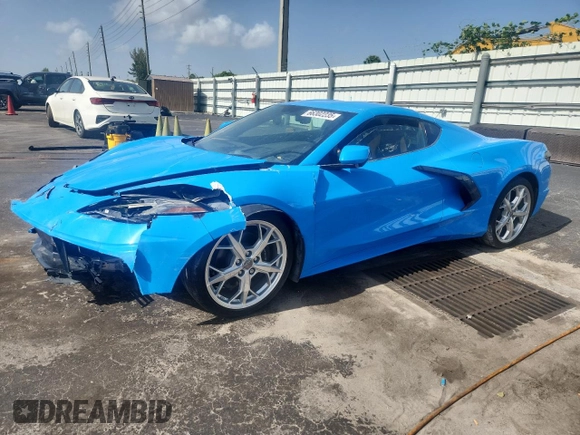 2021 Chevrolet Corvette 2LT z VIN 1G1YB2D48M5122614, wystawiony jako Copart lot #66302235 z przebiegiem 14 736 mil mil oraz Szkoda całkowita • Salvage title. Historia ofert i sprzedaży dostępna na DreamBid. Obrazek 1.