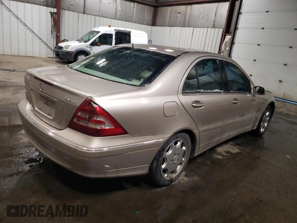 2005 Mercedes-Benz C 240 with VIN WDBRF81J95F673190, listed as a Copart auction lot 42858495 with Not Provided miles and Clean Title. Bid and sale history available at DreamBid. Image 3.