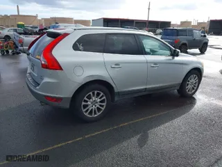 2010 Volvo XC60 3.0T with VIN YV4992DZ1A2029821, listed as a IAAI auction lot 41626256 with 125,795 mi miles. Bid and sale history available at carsss.com. Image 4.