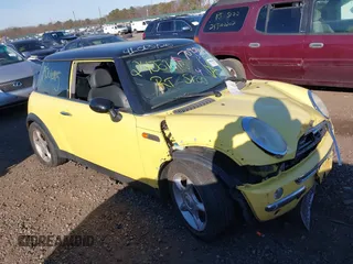 2003 MINI Hardtop z VIN WMWRC33423TC45741, wystawiony jako IAAI lot #41013720 z przebiegiem Nie podano mil oraz . Historia ofert i sprzedaży dostępna na DreamBid. Obrazek 1.