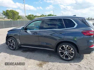 2021 BMW X5 sDrive40i with VIN 5UXCR4C01M9G07906, listed as a IAAI auction lot 41847036 with 16,307 mi miles. Bid and sale history available at carsss.com. Image 15.