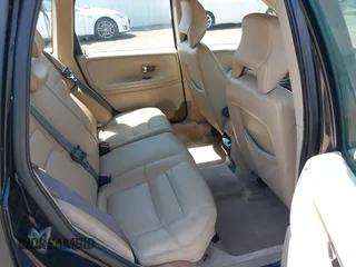 1998 Volvo V70 GLT with VIN YV1LW5676W2400102, listed as a IAAI auction lot 42654549 with 121,159 mi miles and . Bid and sale history available at DreamBid. Image 8.
