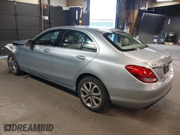 2018 Mercedes-Benz C 300 с VIN 55SWF4KB1JU249956, выставлен на аукционе IAAI как лот 42105746 с пробегом 45 739 миль миль и . История ставок и продаж доступна на DreamBid. Изображение 3.