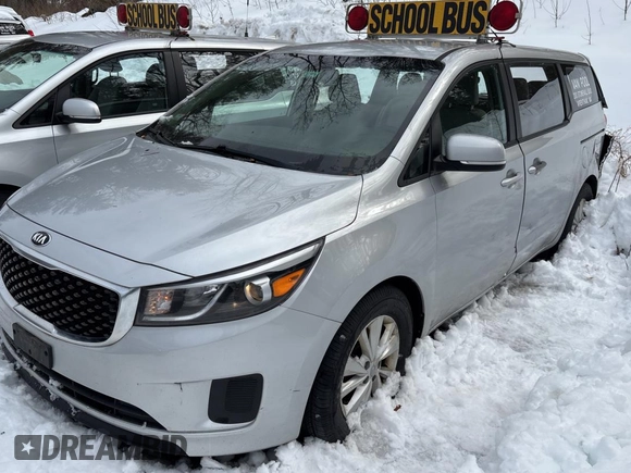 2018 Kia Sedona L with VIN KNDMA5C12J6403394, listed as a Copart auction lot 47021955 with 185,060 mi miles and Clean Title. Bid and sale history available at carsss.com. Image 2.