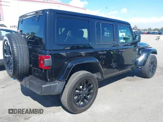 2024 Jeep Wrangler Sahara z VIN 1C4RJXP63RW192404, wystawiony jako IAAI lot #41720108 z przebiegiem 11 880 mil mil oraz . Historia ofert i sprzedaży dostępna na DreamBid. Obrazek 4.