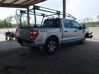 2021 Ford F-150 XL z VIN 1FTFW1E89MFC21046, wystawiony jako IAAI lot #42668472 z przebiegiem 83 083 mil mil oraz . Historia ofert i sprzedaży dostępna na DreamBid. Obrazek 4.