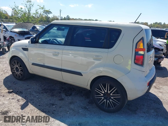 2010 Kia Soul + with VIN KNDJT2A24A7044597, listed as a IAAI auction lot 41798936 with 152,707 mi miles. Bid and sale history available at carsss.com. Image 3.