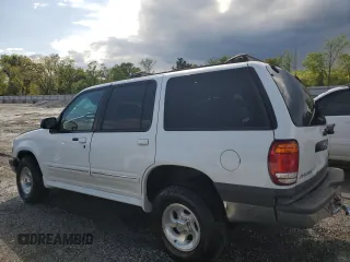 2000 Ford Explorer XLT z VIN 1FMZU63E8YZB53850, wystawiony jako Copart lot #52954505 z przebiegiem 130 428 mil mil oraz Szkody całkowita. Historia ofert i sprzedaży dostępna na DreamBid. Obrazek 2.